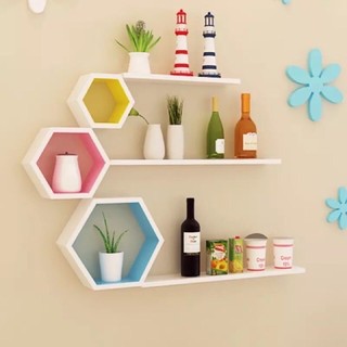 Kệ gỗ treo tường decor trang trí :3 hình lục giác+ 3 thanh ngang tặng kèm 3 hình gỗ bông hoa. Tặng kèm vit +đinh nắp