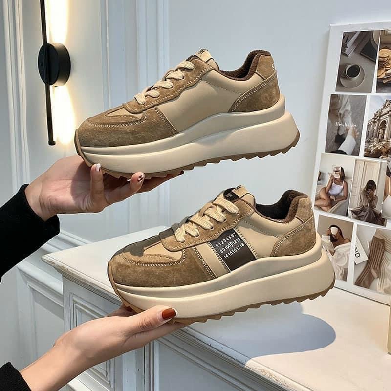 Giày thể thao nữ dáng sneaker nâng đế xườn chữ mã HV VIP 04