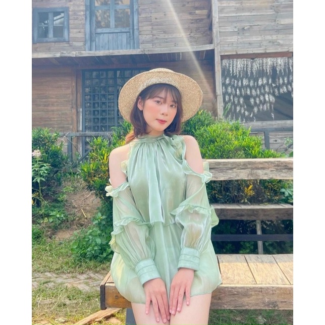 set áo trễ vai bèo xanh short trắng xinh
