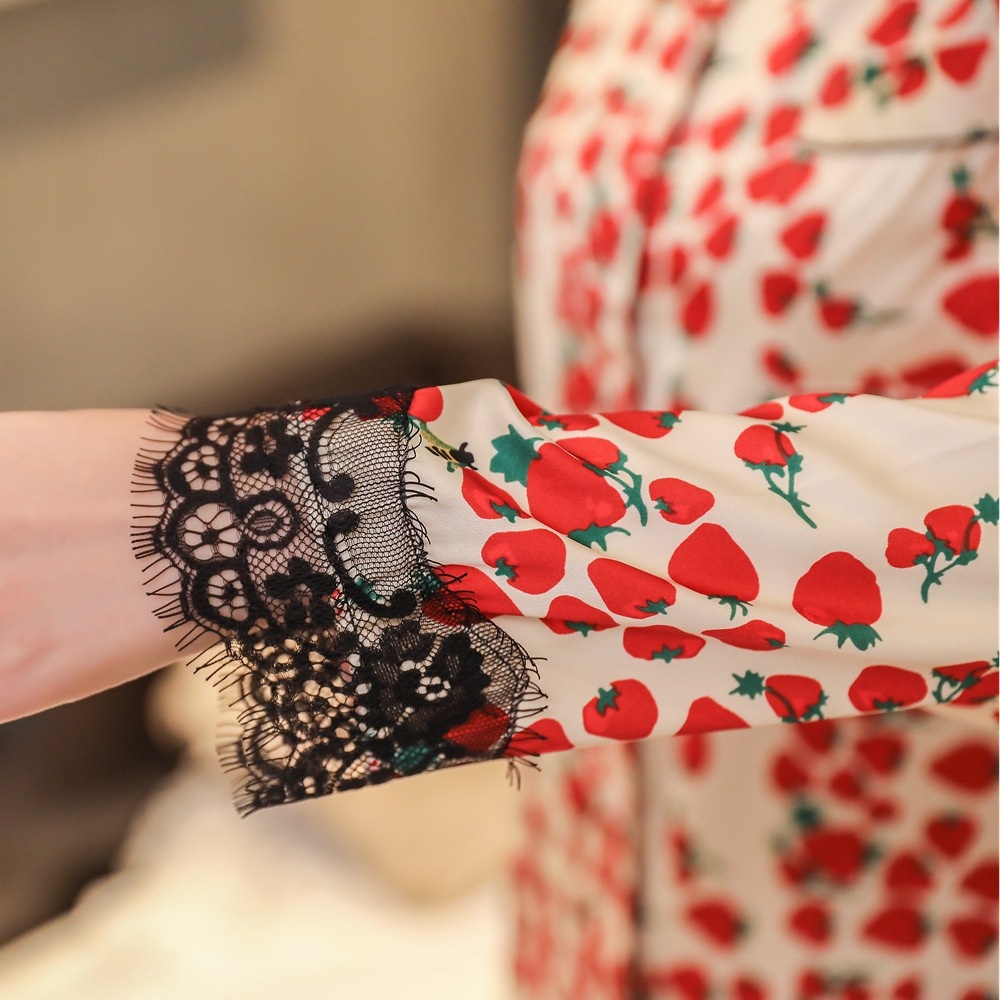 Bộ đồ ngủ bằng lụa in họa tiết thời trang cho nữ