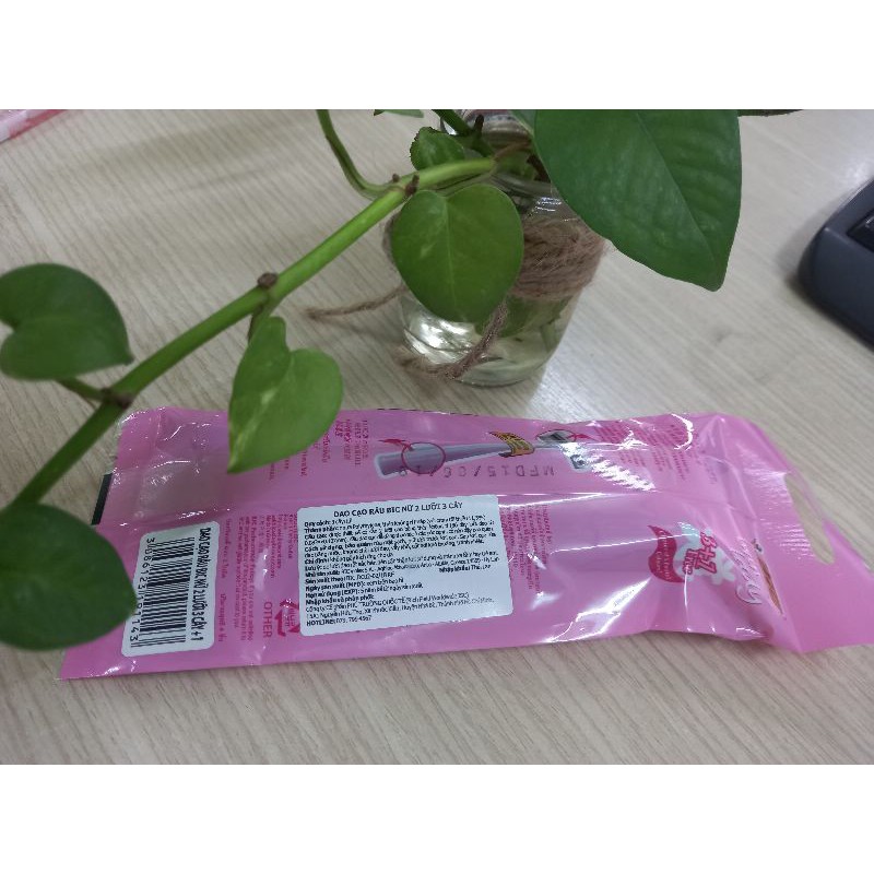 DAO CẠO BIC NỮ 2 LƯỠI 3 CÂY TẶNG 1