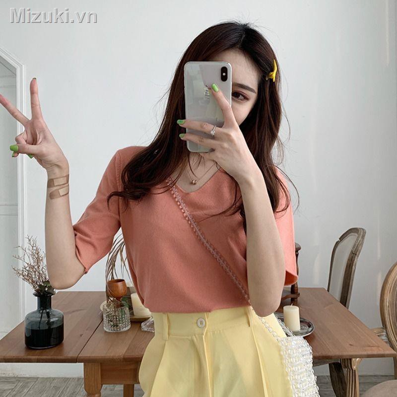 Áo thun cổ chữ v tay ngắn màu trơn dễ thương phong cách Hàn Quốc 2020 dành cho phụ nữ