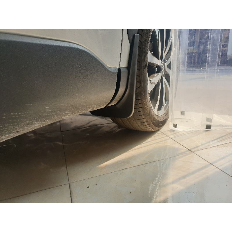 Chắn bùn cho xe toyota CROSS