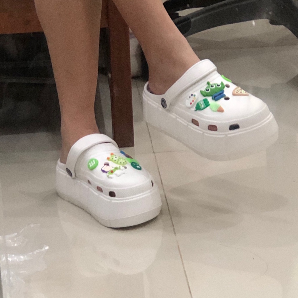 Dép bánh mì, Dép CROSS Đế độn tăng chiều cao 6cm siêu nhẹ, chất liệu EVA nhẹ kèm sẵn sticker siêu xinh hot trend 2022