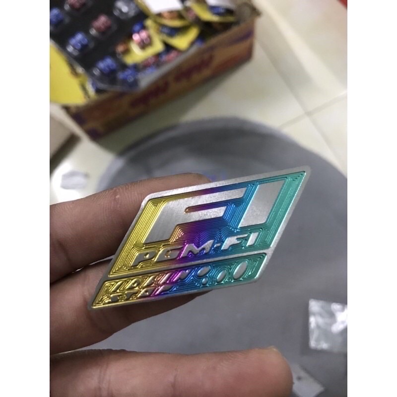 Logo Fi Titan Sẵn Kéo Dán 3M dán các loại xe.