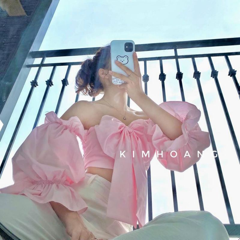 Áo croptop trễ vai nơ ngực tay phồng