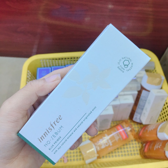 Kem lót khoáng kiềm dầu Innisfree No - Sebum Mineral Primer