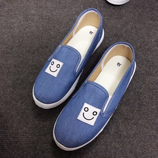 Giày slip on mặt cười jean nhạt