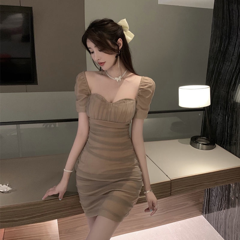 Đầm Đen Tay Phồng Xếp Ly Phong Cách Pháp Cổ Điển Thời Trang Hè 2022