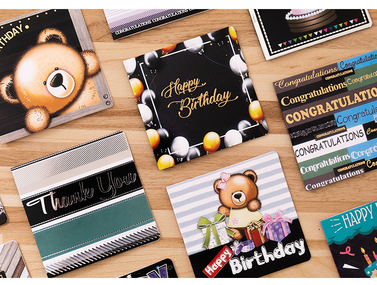 Thiệp chúc mừng sinh nhật phong cách độc đáo lạ mắt