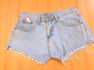 Quần shorts bò 100k