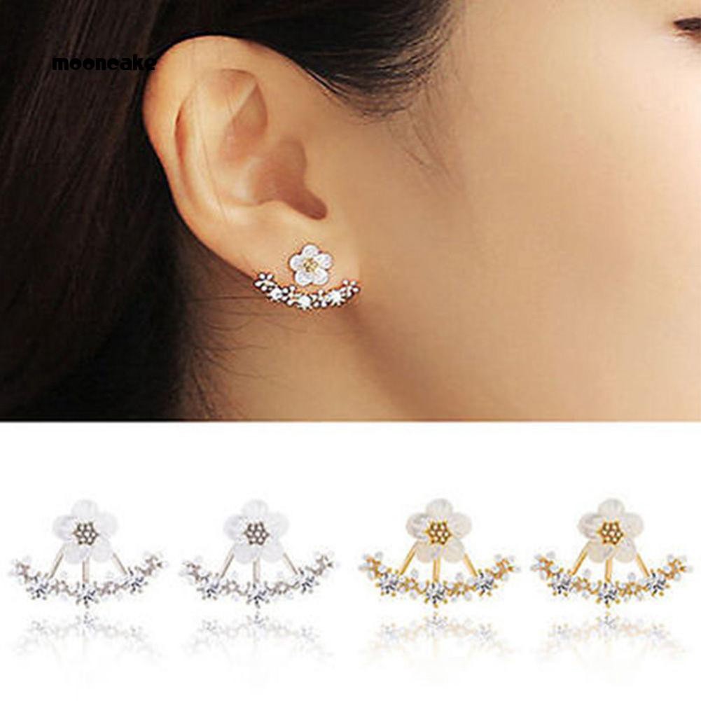 Khuyên tai hình hoa cúc đính đá xinh xắn cho nữ
