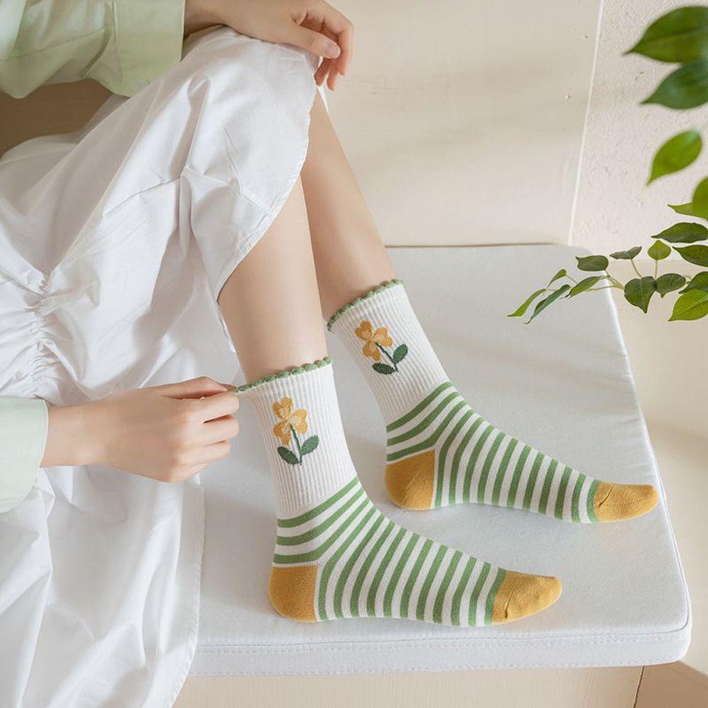Đôi Vớ Thể Thao Bằng Vải Cotton Họa Tiết Hoa Tulip Thời Trang Sành Điệu Cho Nữ