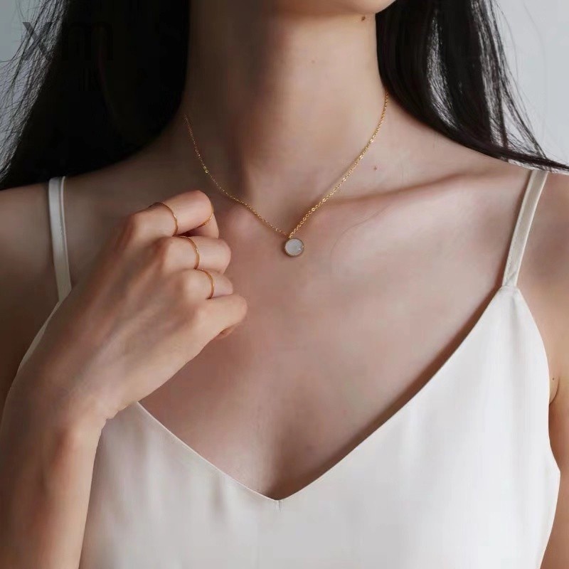 Dây Chuyền Thép Titan Mạ Vàng 18K Sang Trọng Thời Trang Cho Nữ