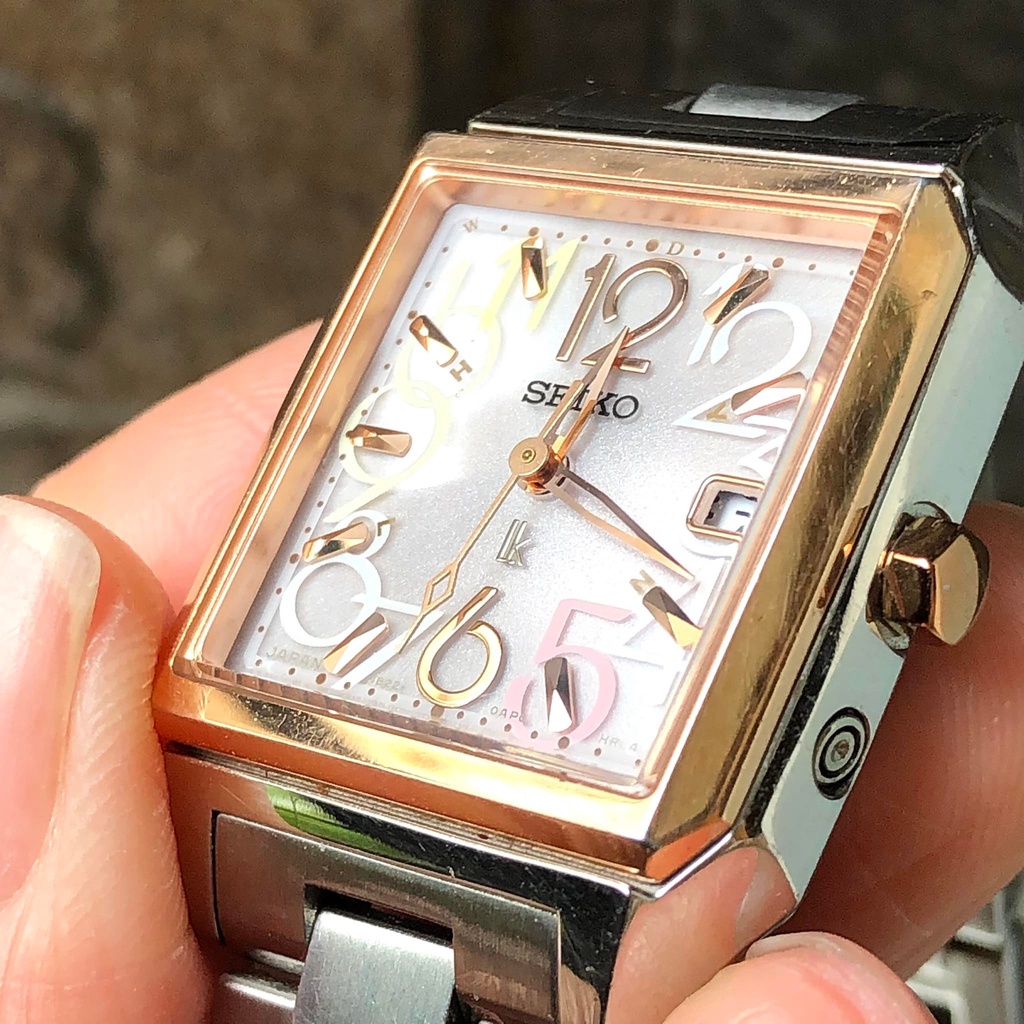 Đồng hồ nữ hiệu Seiko, dây thép không gỉ, hàng đã qua sử dụng