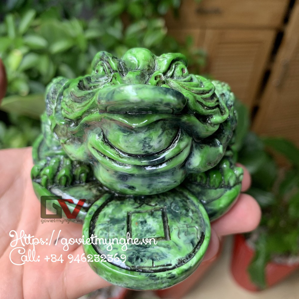 Tượng đá cóc 3 chân thiềm thừ ngậm tiền vàng tài lộc phong thủy - Chiều Dài 11cm - Màu Xanh Lục Bích