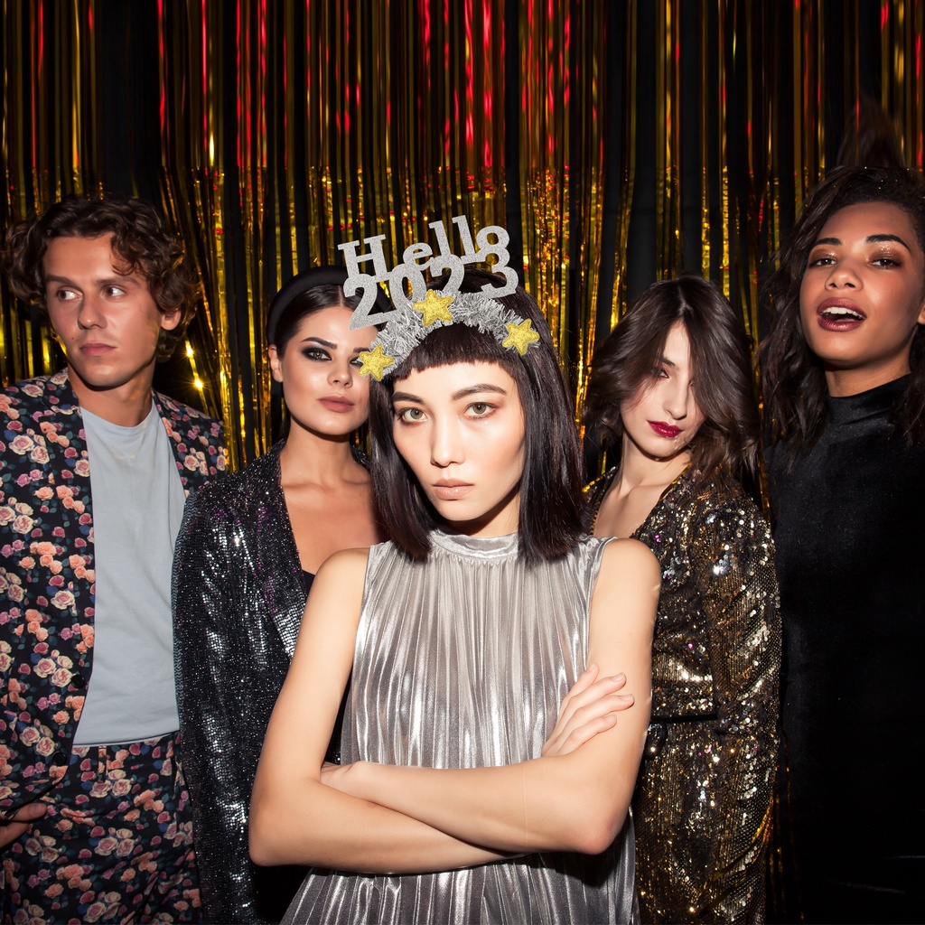 Băng Đô Cài Tóc Trang Trí Chữ Hello 2023 Cho Nữ