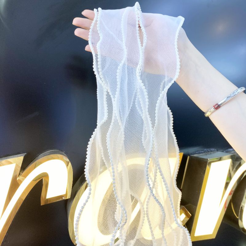 Dây vải trắng chụp ảnh nail
