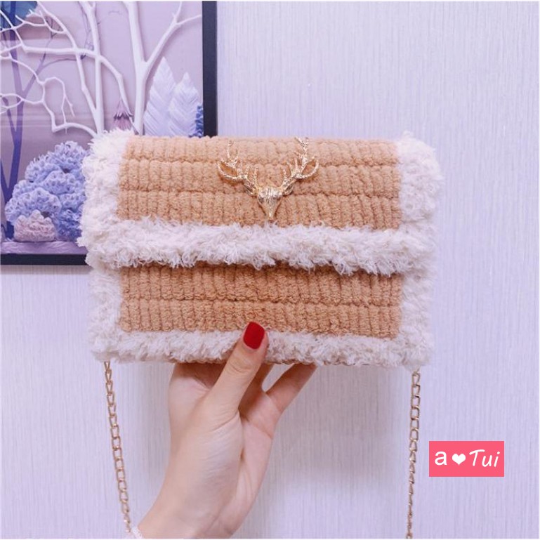 Túi handmade tự đan len viền xù sừng hưu