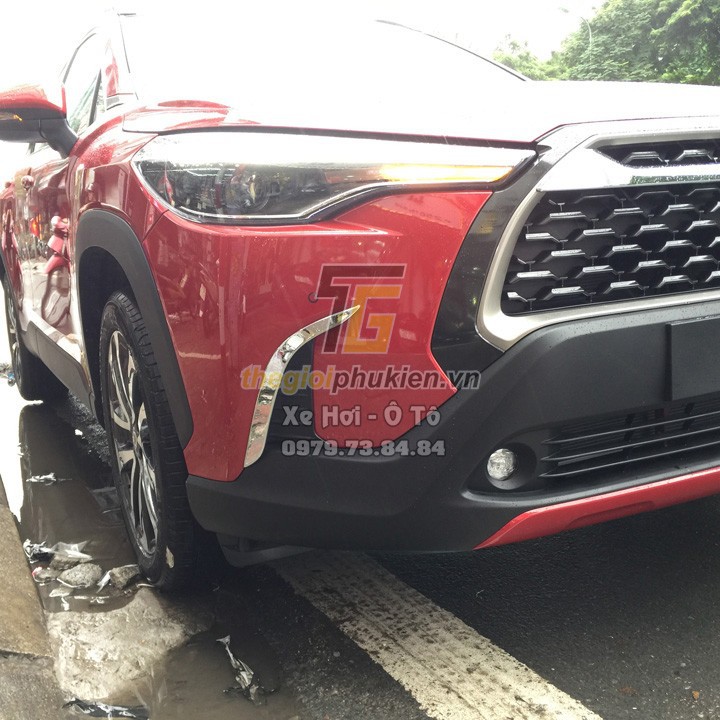 Ốp viền đèn gầm trước, sau xe Toyota Corolla Cross 2020 - 2021 2 màu xanh - trắng