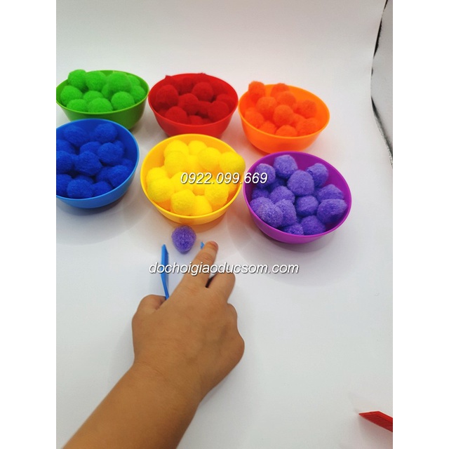 Set phân loại màu sắc tập gắp pompom (6 bát+ 2 kẹp)
