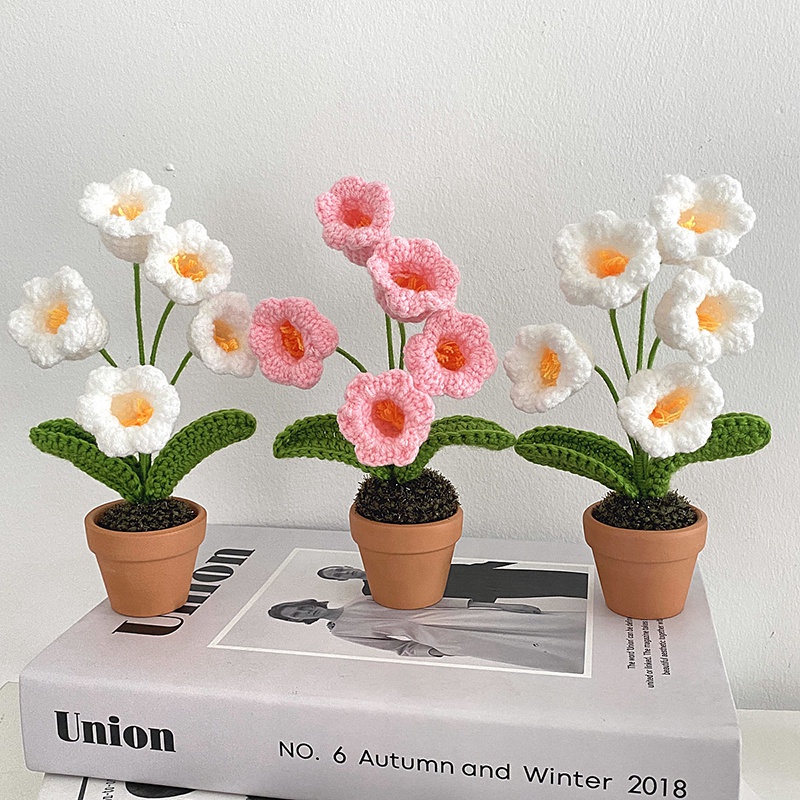 Chậu Hoa Lily Đan Tay Để Bàn Trang Trí Nội Thất
