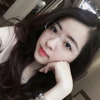Kính giả cận gọng vuông trắng