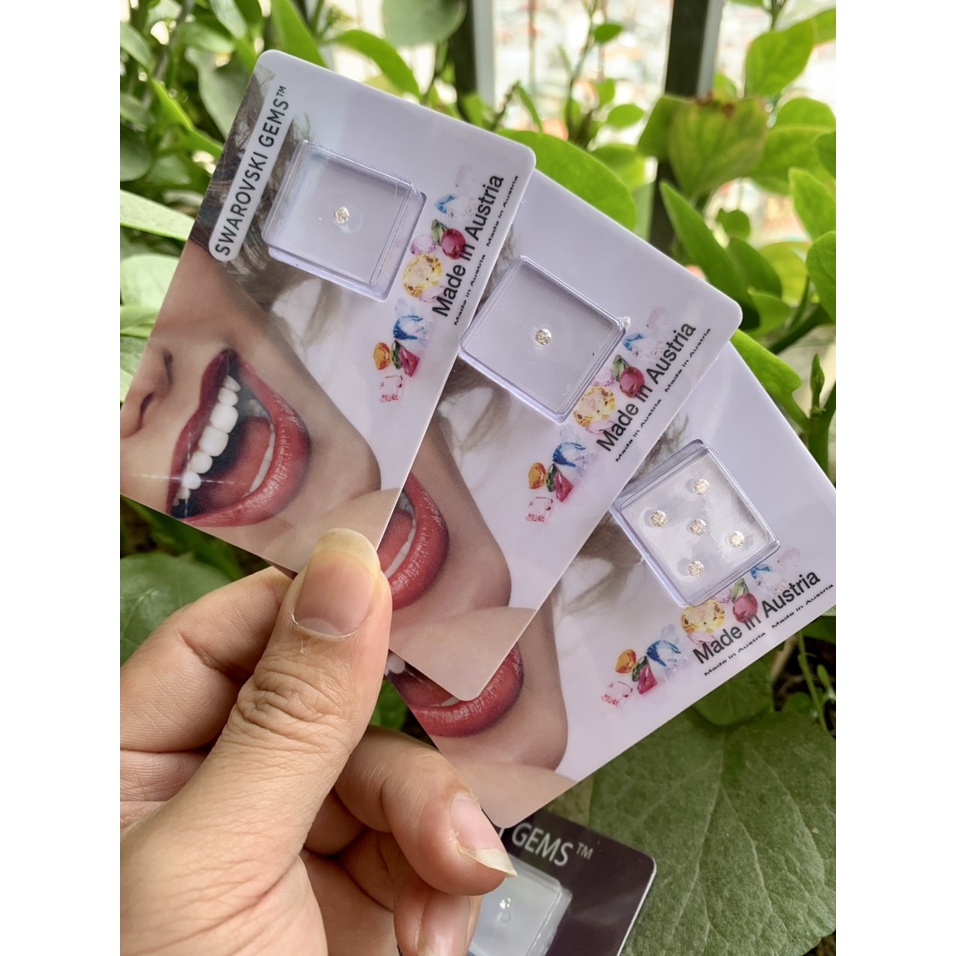 Đá Đính Răng Vỉ Cô Gái - Đá kim cương nhân tạo vỉ Úc