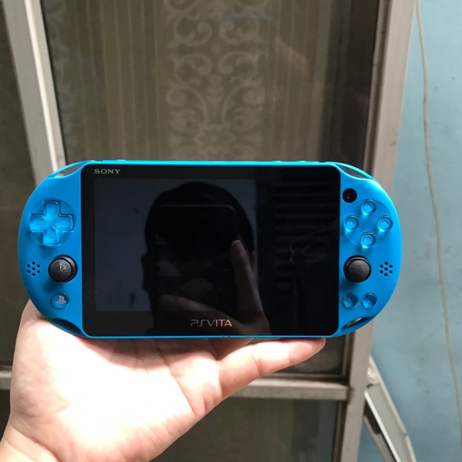 Máy ps vita 2000