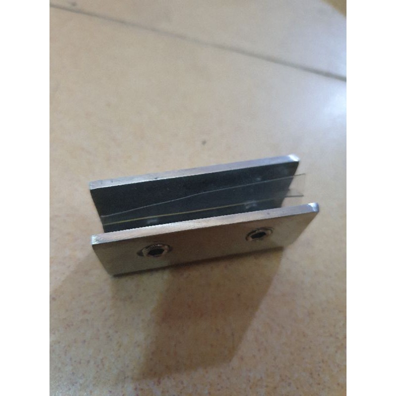 Bass U6p Inox 304 Bắt Kính Từ 8ly- 10ly.