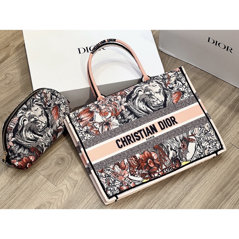 Dior booktote