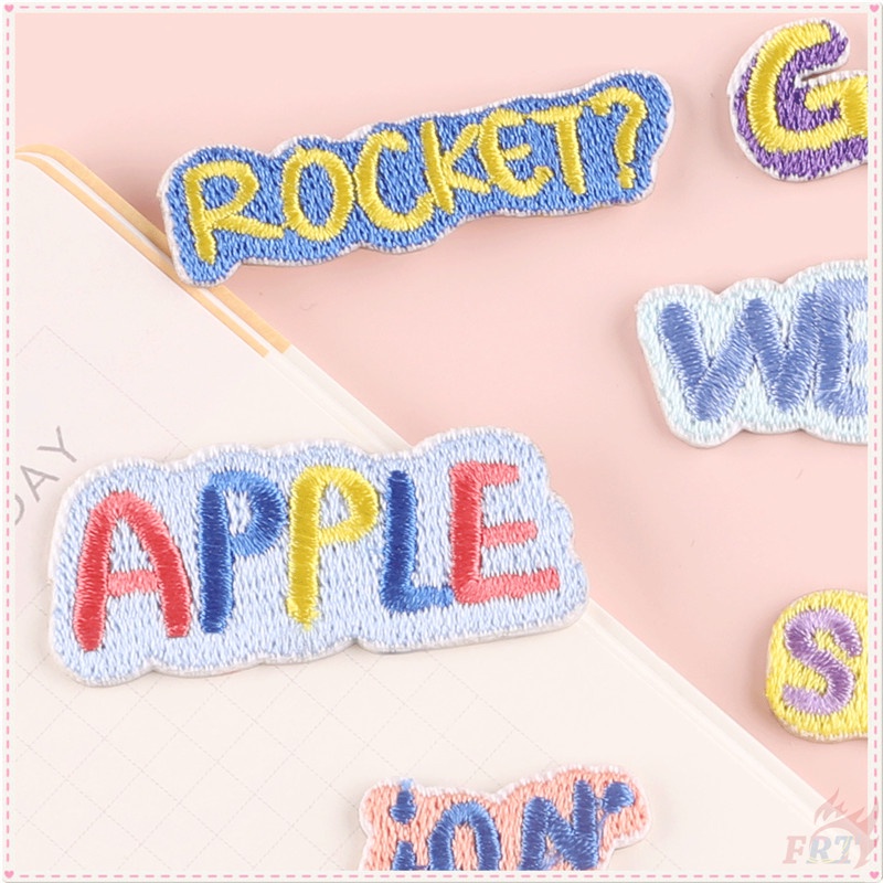 ✿ Sticker Chữ Cái Tiếng Anh Nhiều Màu Sắc Tự Dính ✿ 1 Huy Hiệu Thêu Hình Tên Lửa Cầu Vồng, Galaxy