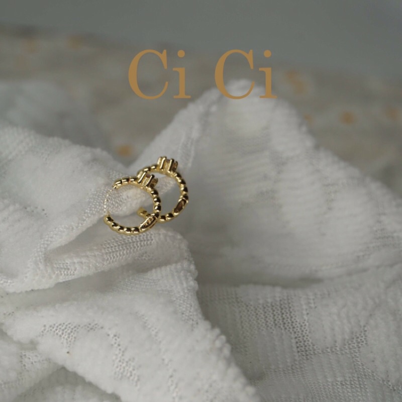 Khuyên vành tai dáng tròn mặt đá phong cách Hàn Quốc có chuôi đeo mạ 18K . CiCi accessories . MS.KT016