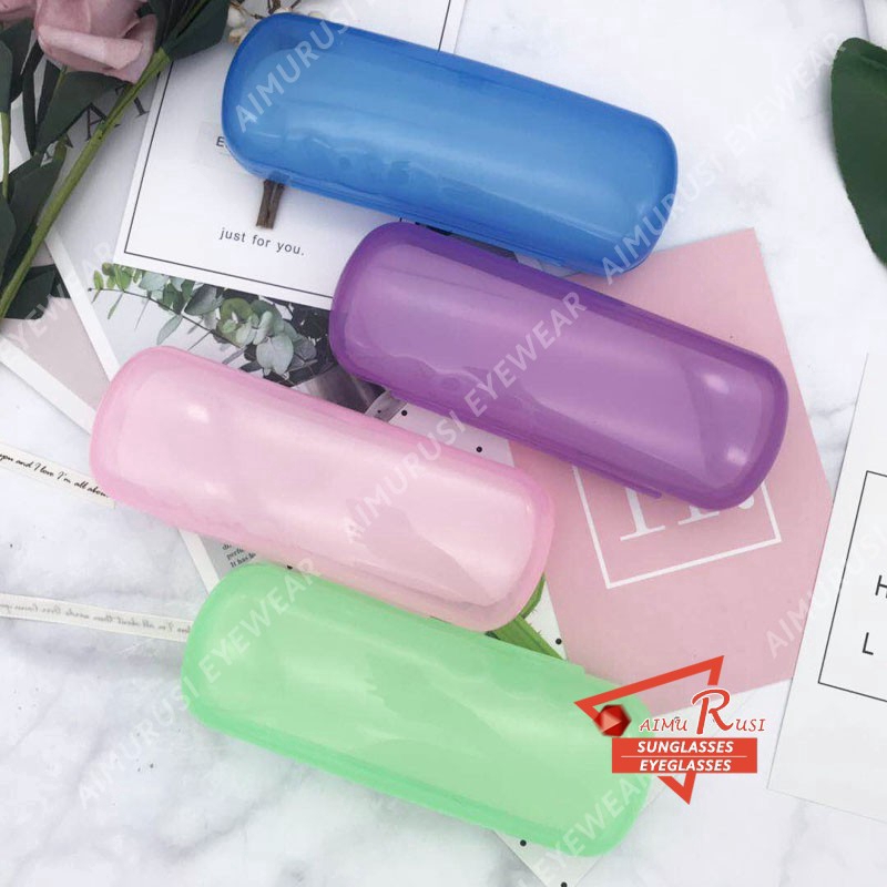 Hộp nhựa trong suốt đựng mắt kính tiện dụng