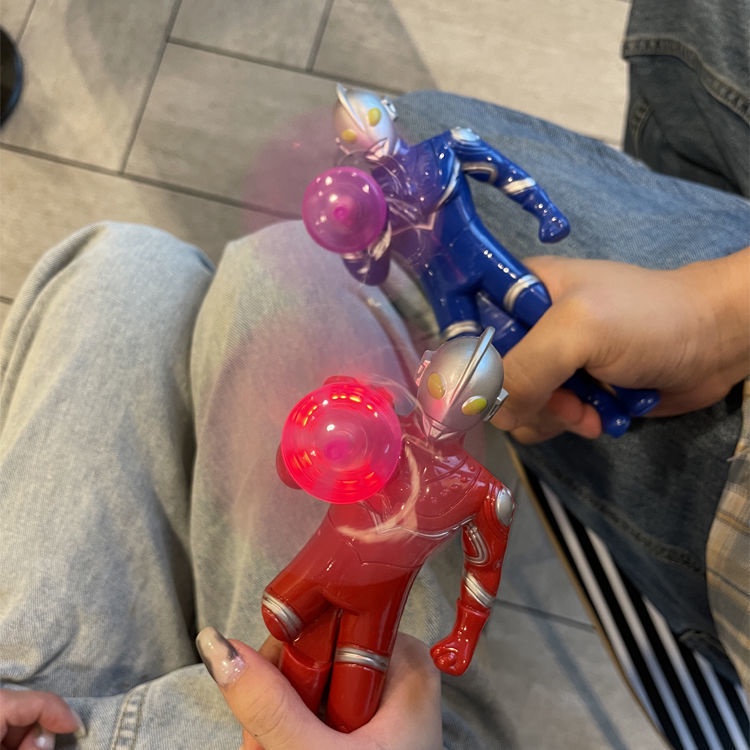 Quạt Điện Cầm Tay Mini Siêu Nhân Ultraman Có Đèn Phát Sáng Kích Thước Nhỏ Cho Bé Trai Và Bé Gái