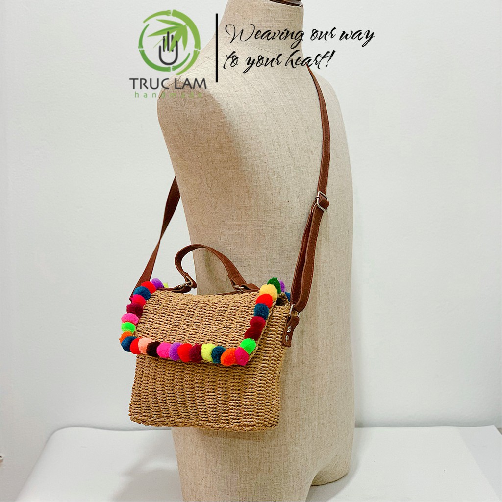 Túi Cói Đeo Chéo Thời Trang Nữ Quai Da Gắn Qủa Bông Nhiều Màu Sắc – Trúc Lâm Handmade