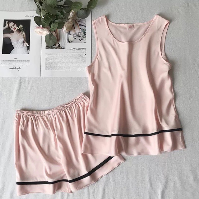 Bộ Ngủ Lụa Quần Đùi Áo Sát Nách Chất Đẹp M/L/XL CT095