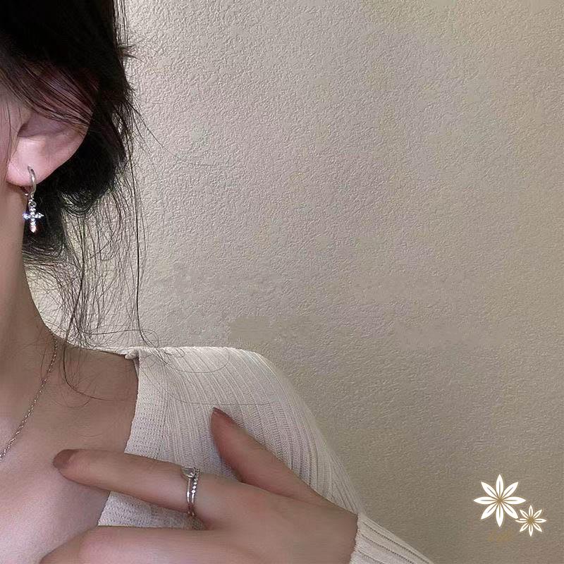 Bông Tai Bạc 925 Hình Chữ Thập Đính Kim Cương Giả Thời Trang