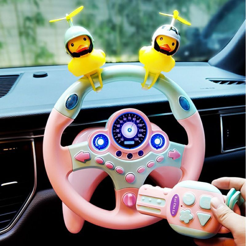 Chú vịt con đeo kính dâm,đội mũ bảo hiểm,đáng yêu dùng để trang trí xe hơi,xe máy,xe đạp.