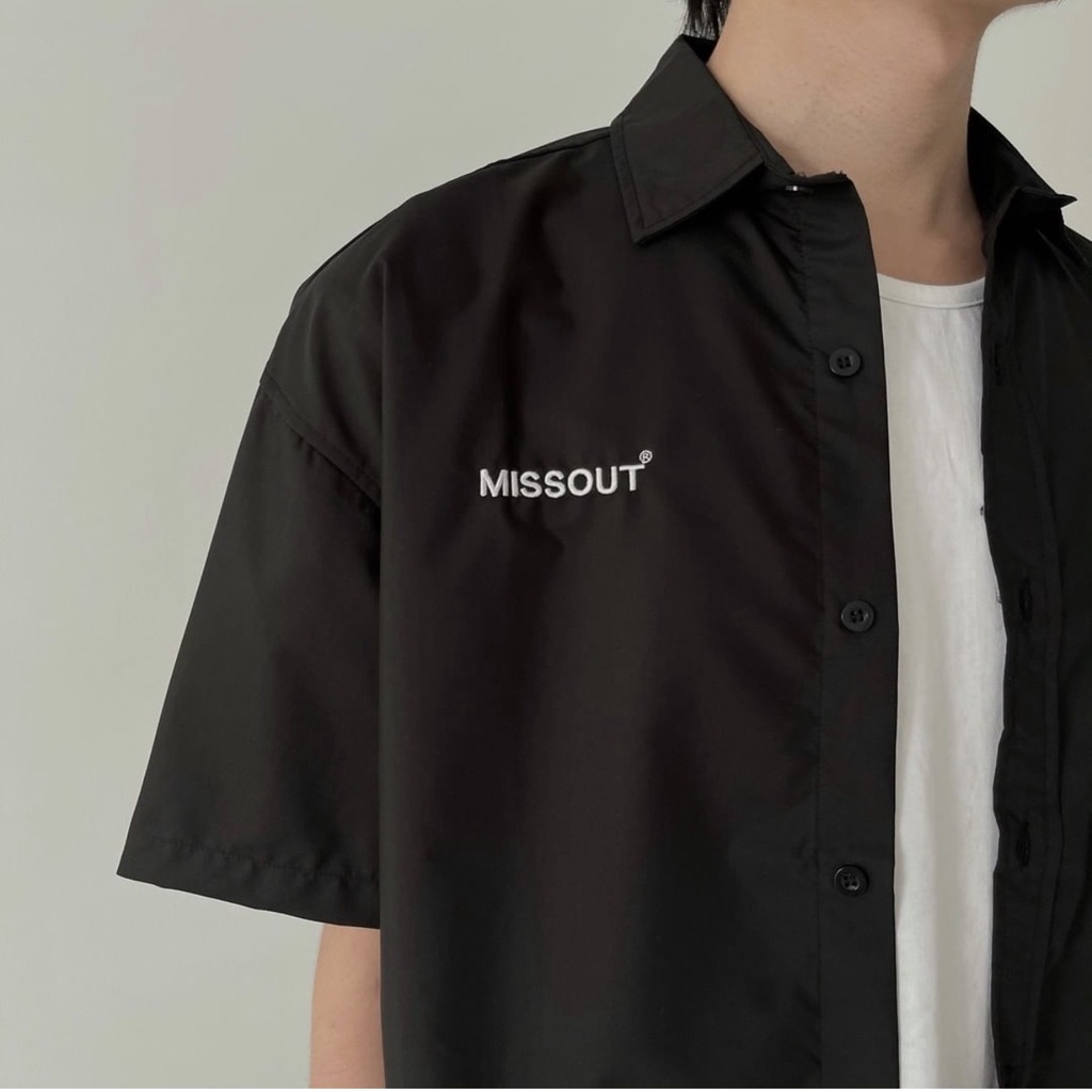 Áo sơ mi tay ngắn thêu chữ Missout nam nữ 3 màu - shop MAYLAN