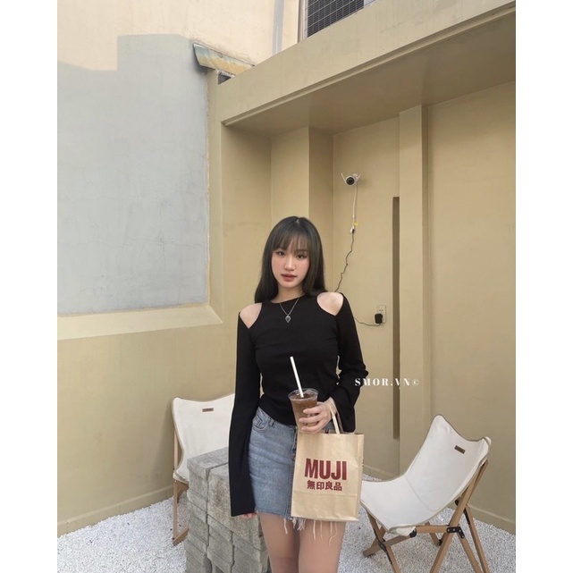 Áo Thun Gân Kiểu Hở Vai Tay Xẻ Ulzzang A77