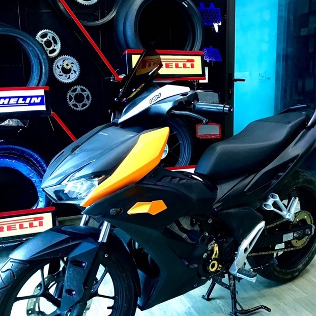 Kính chắn gió  lắp winner v2 /gsx150s /mt15