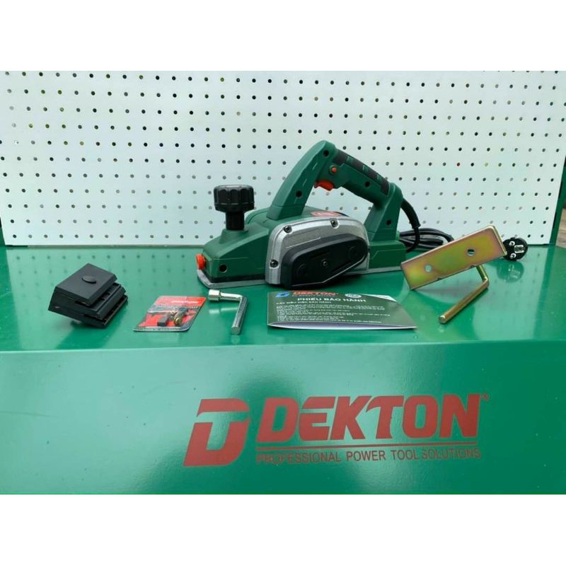 Máy bào gỗ cầm tay DEKTON DK P82 chính hãng.