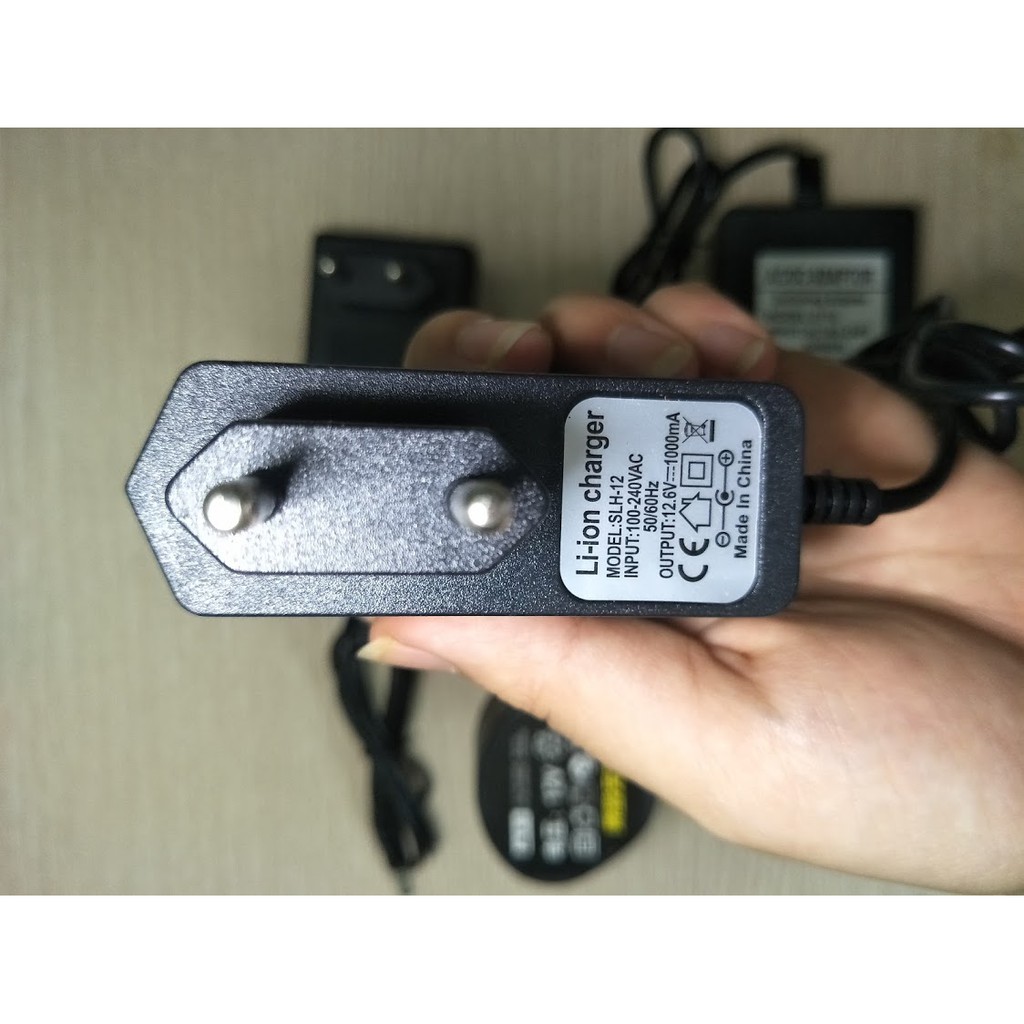 Combo Pin và Sạc pin Voto 12v dùng cho máy khoan pin