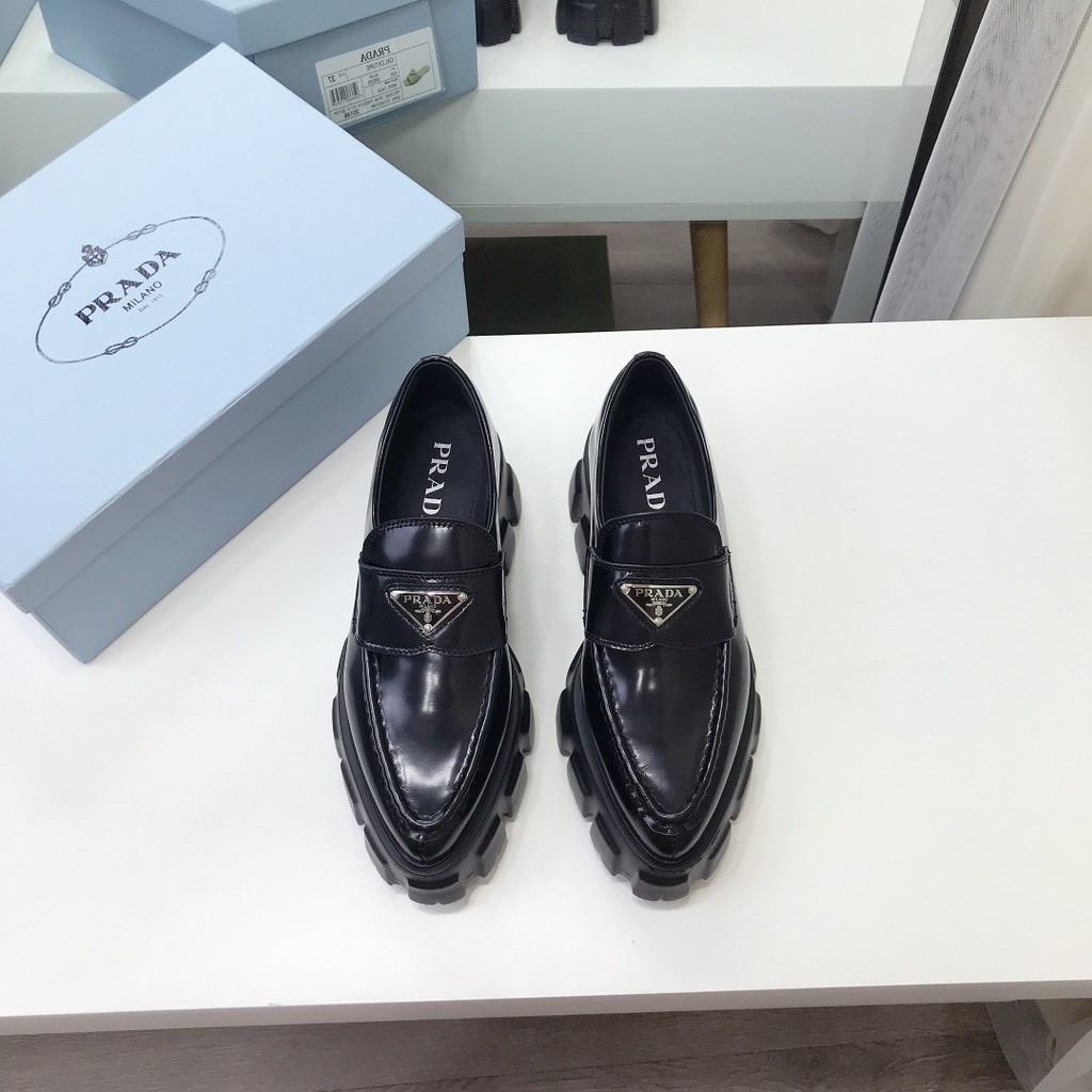 Giày oxford cao cấp da thật PRADA cá tính và phong cách, mang đến hơi thở thời trang mới | BigBuy360 - bigbuy360.vn