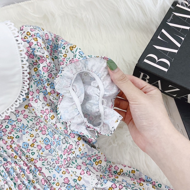 ĐẦM BBD HOA CỔ SEN TRẮNG NGỰC XẾP LY