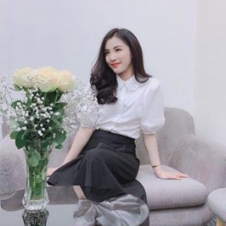 Sơ mi trắng cổ ren tay bồng