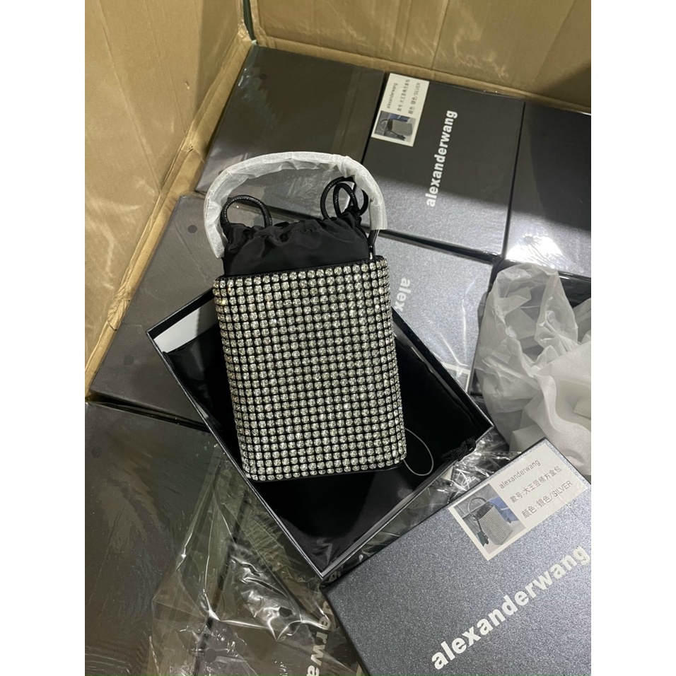 Túi Wang Đeo Chéo Nữ Kiêm Xách Tay 2 Qoai Tháo Rời Chất Liệu Ánh Kim Trang Trí Hạt Chuẩn Cao Cấp Phiên Bản Giới Trẻ