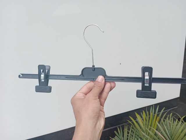 Móc kẹp quần nhựa combo 10 cây
