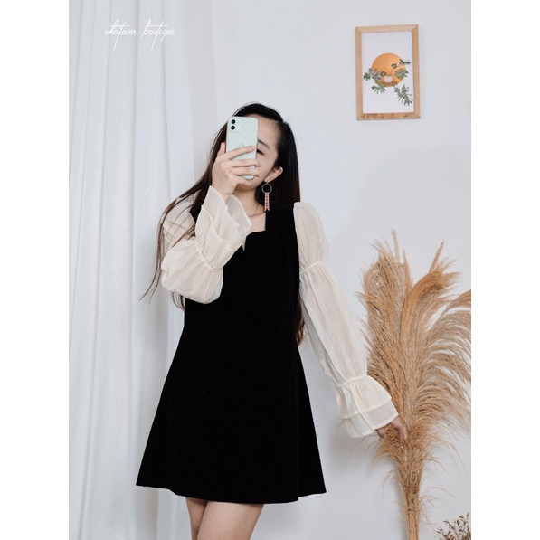 Váy nhung cổ vuông xẻ V nhỏ Fanny Dress, tay voan bo chun nhẹ nhàng thanh lịch
